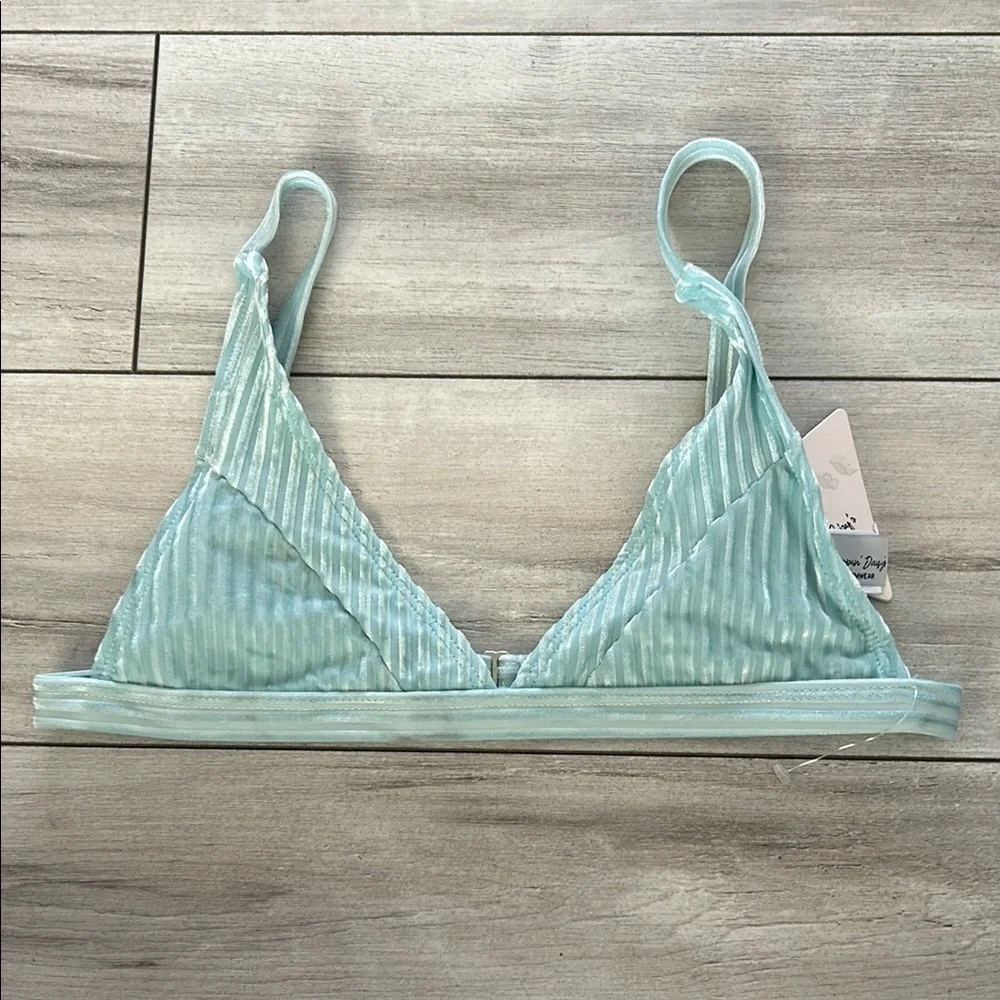 Dippin' Daisys REVIBE baby blue velour bikini swim top size large NEW